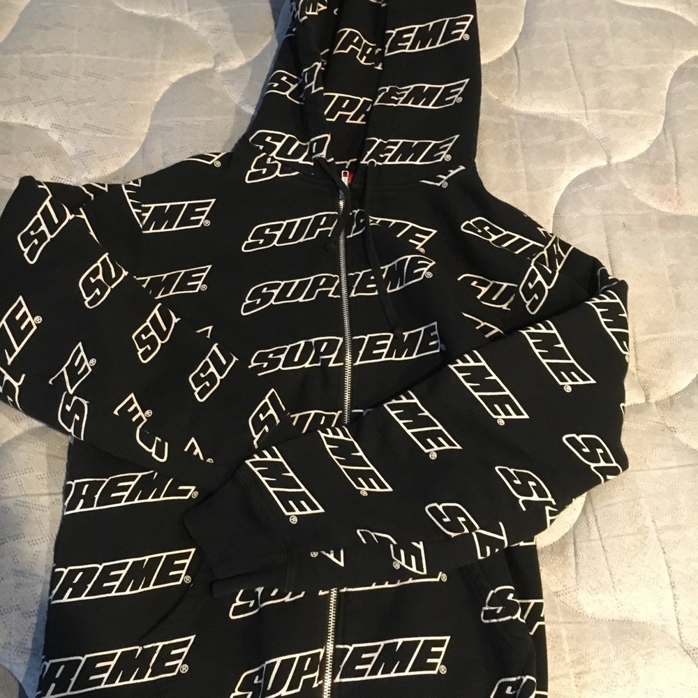 Supreme Hoodie